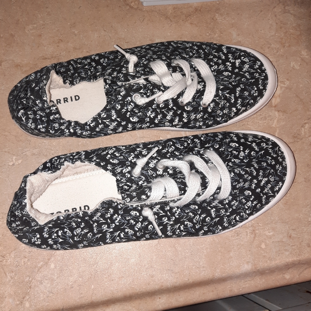 Torrid Slip On Canvas Shoe Size 11